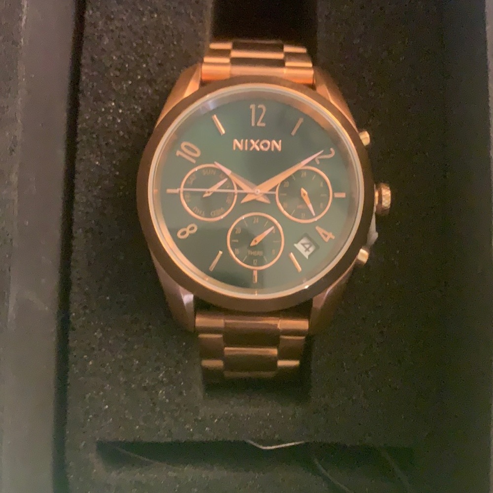 Nixon watch !!